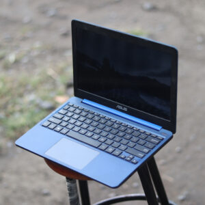 Laptop Asus E203MA Slim | battery awet ringan dibawa tinggal pakai