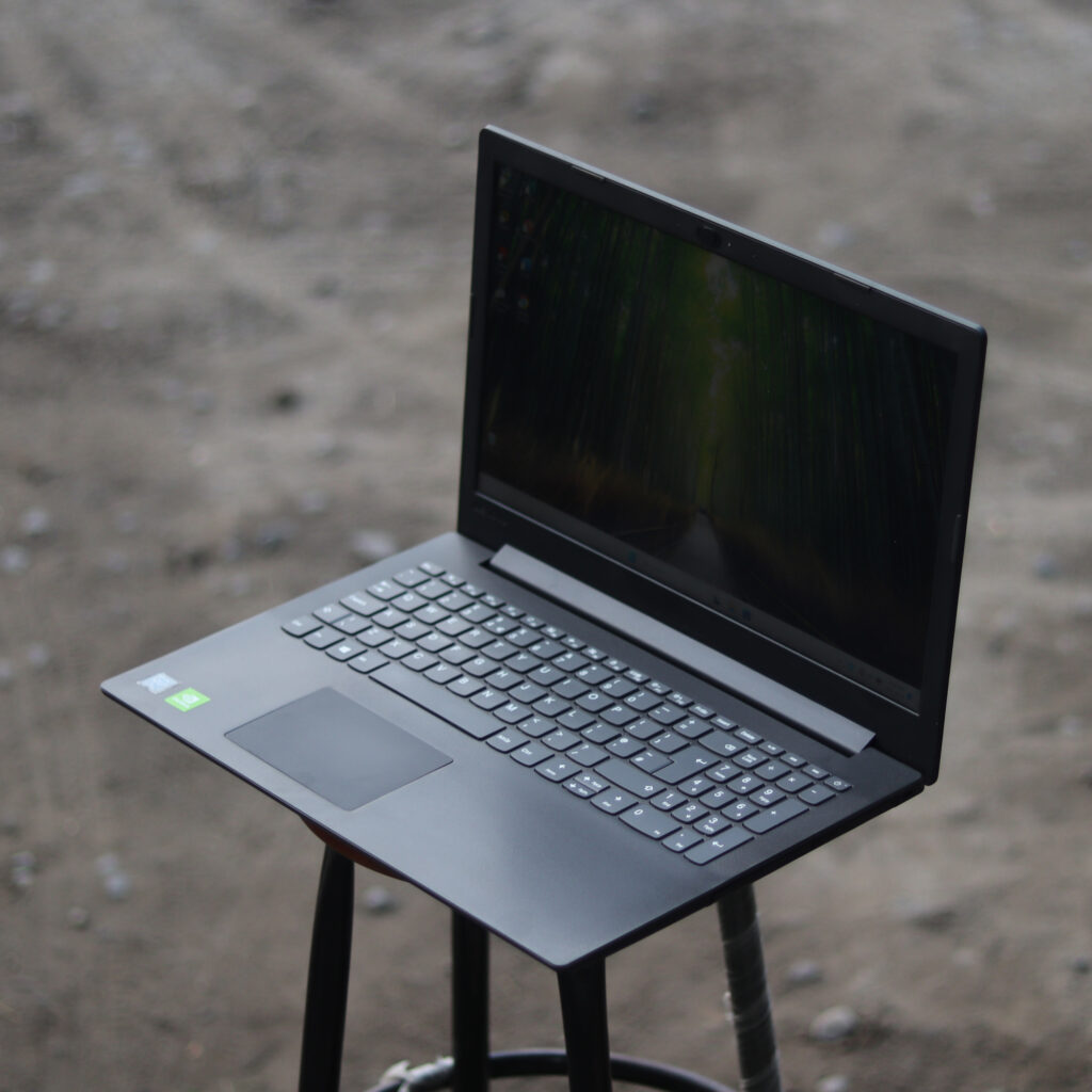 Laptop Desain Lenovo 81H7 Nvidia Grahics Siap Kerja Berat