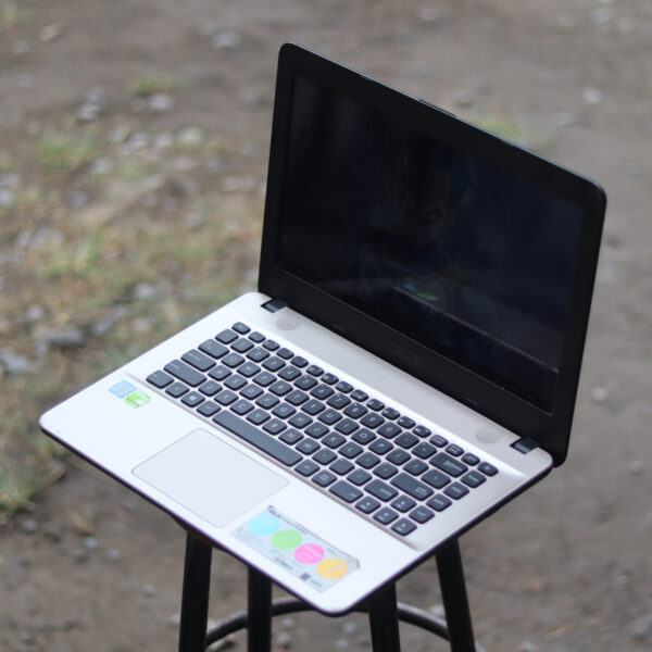 Laptop Asus X441UV Untuk Desain & Editing Normal Semua Tinggal Pakai