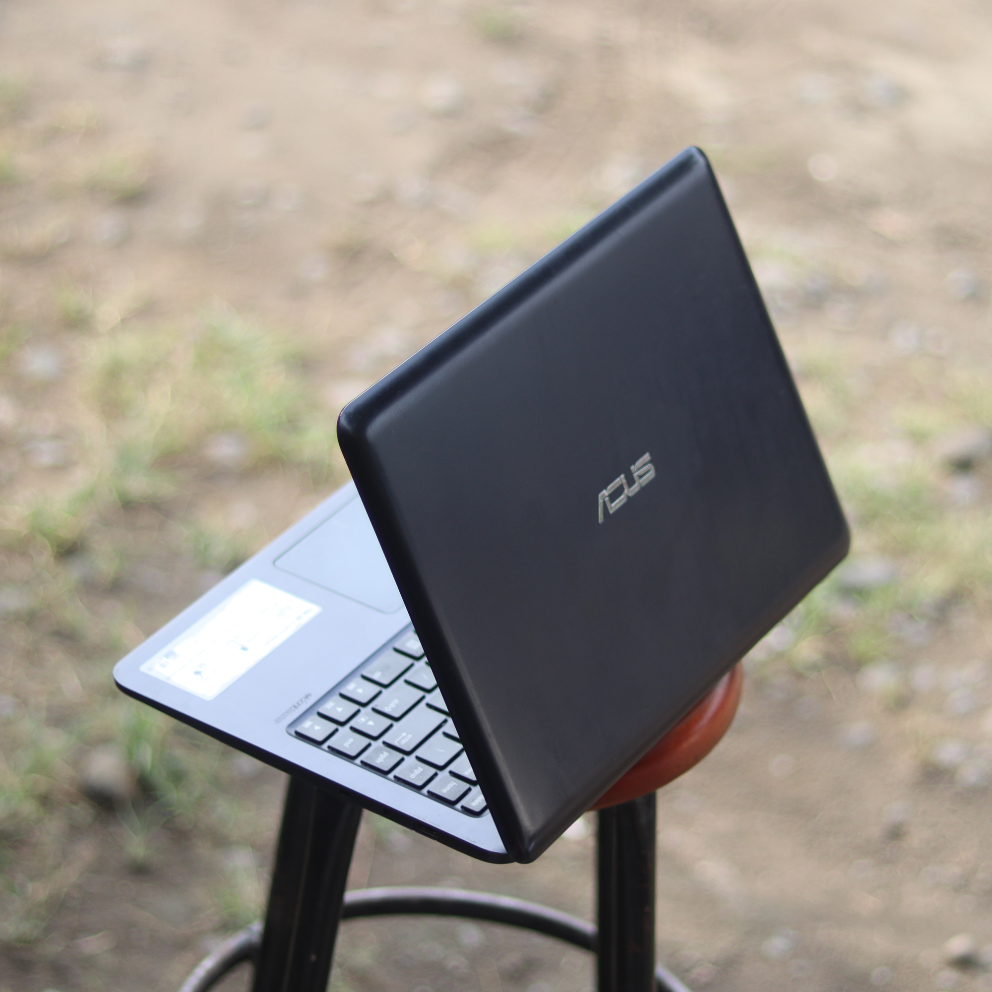 Laptop Asus Vivobook E402WA Slim Ringan Di Bawa Lengkap Tinggal Pakai - Gambar 4