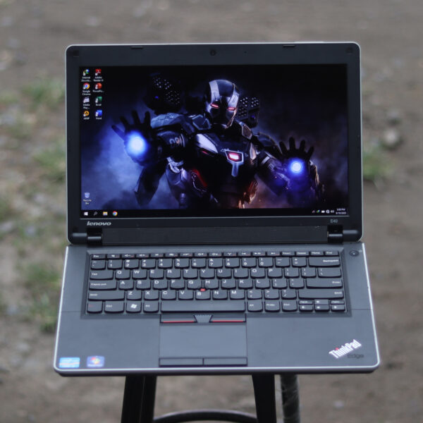 Laptop Lenovo Thinkpad E40 Core i3 Radeon Graphics | Lengkap Siap Pakai Untuk Editing - Gambar 2