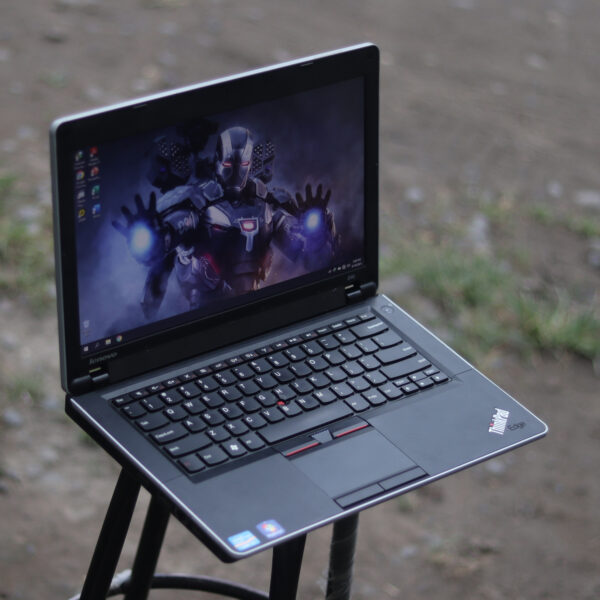 Laptop Lenovo Thinkpad E40 Core i3 Radeon Graphics | Lengkap Siap Pakai Untuk Editing - Gambar 3