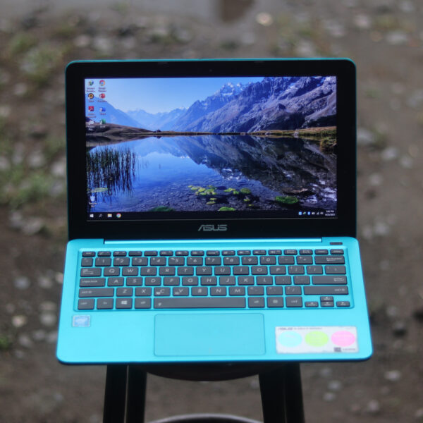 Laptop Second Asus E202SA | Intel N3060 2GB 500GB - Gambar 2