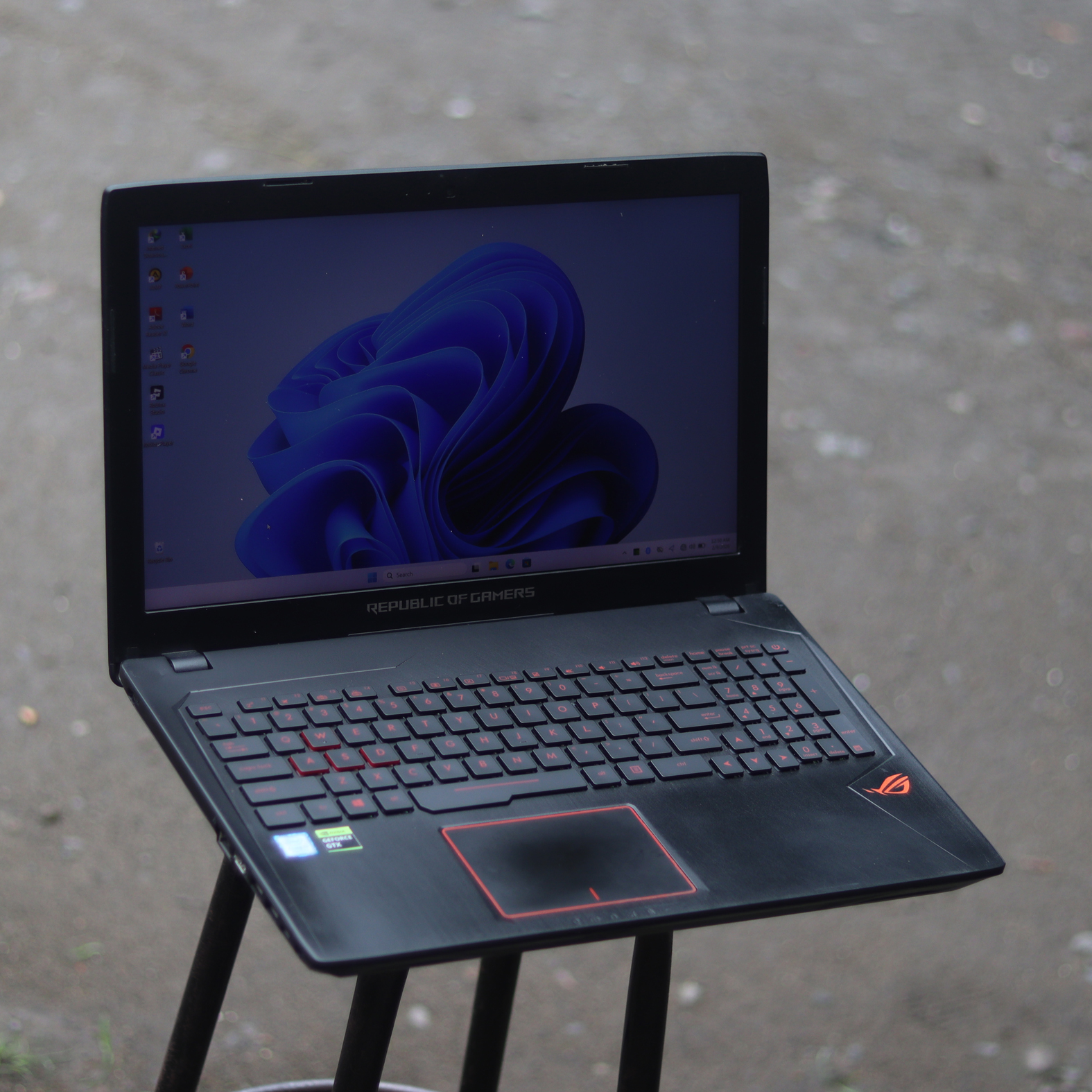 ASUS ROG GL553VD | i7 7th Nvidia GTX 1050 - Gambar 3