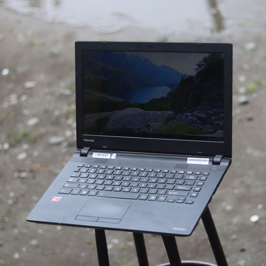 Toshiba C40D AMD A4 | RAM 4GB 1000GB
