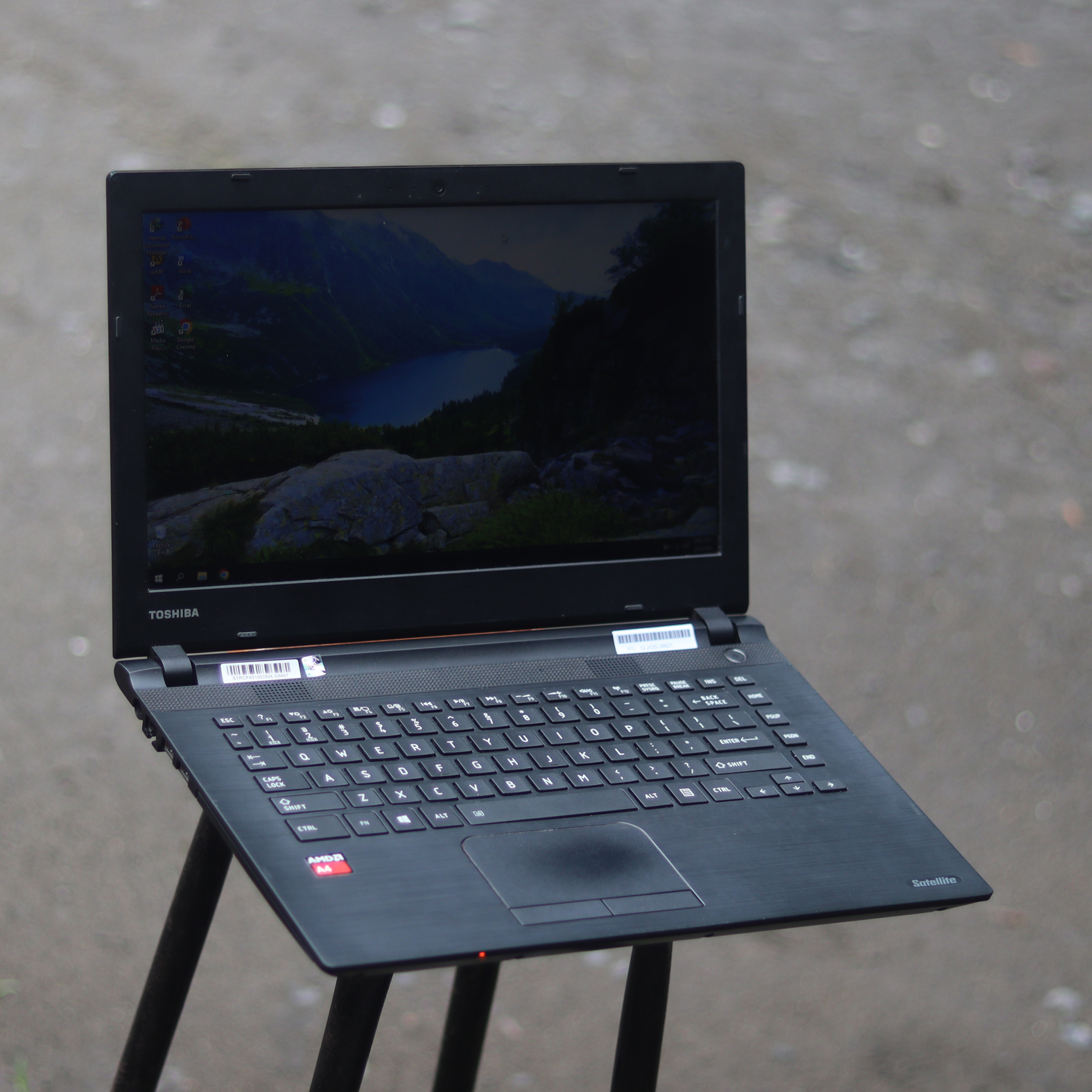 Toshiba C40D AMD A4 | RAM 4GB 1000GB - Gambar 3