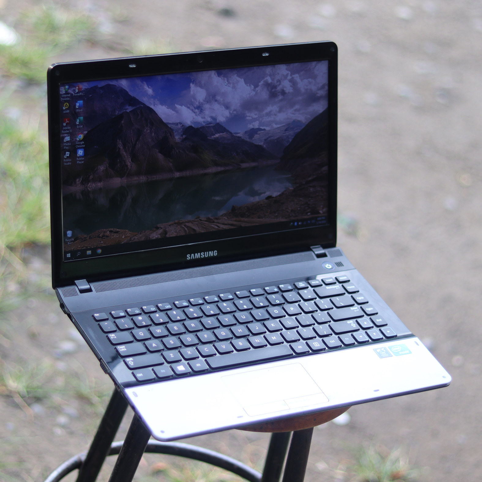 Samsung NP300E 4gb 320Gb Win10 Siap Pakai - Gambar 3