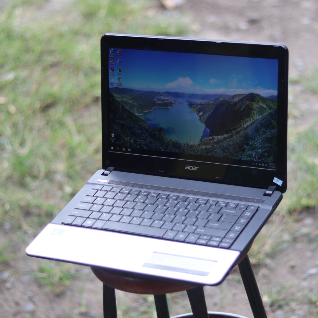 Acer E1-471 Core i3 2th RAM 4Gb HDD 320Gb