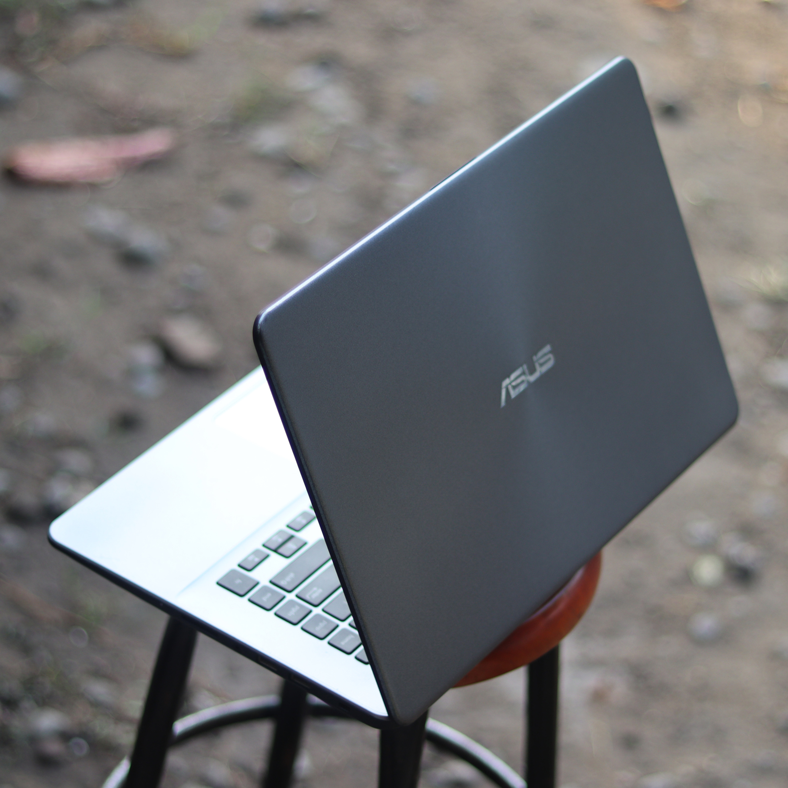 Asus Vivobook X505ZA | Ryzen 5 8GB 1 TB - Gambar 4