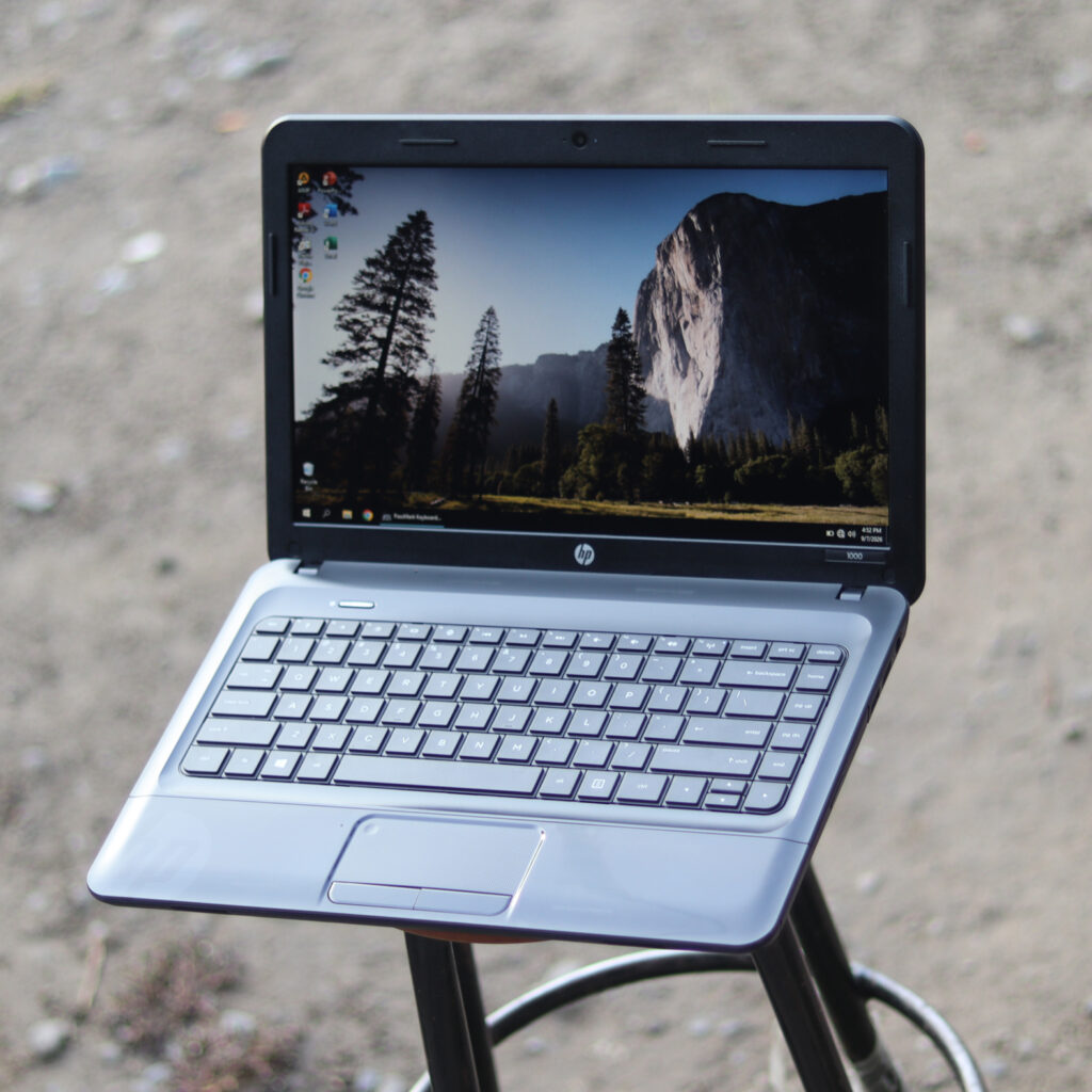 HP 1000 4GB 320GB Radeon Graphics