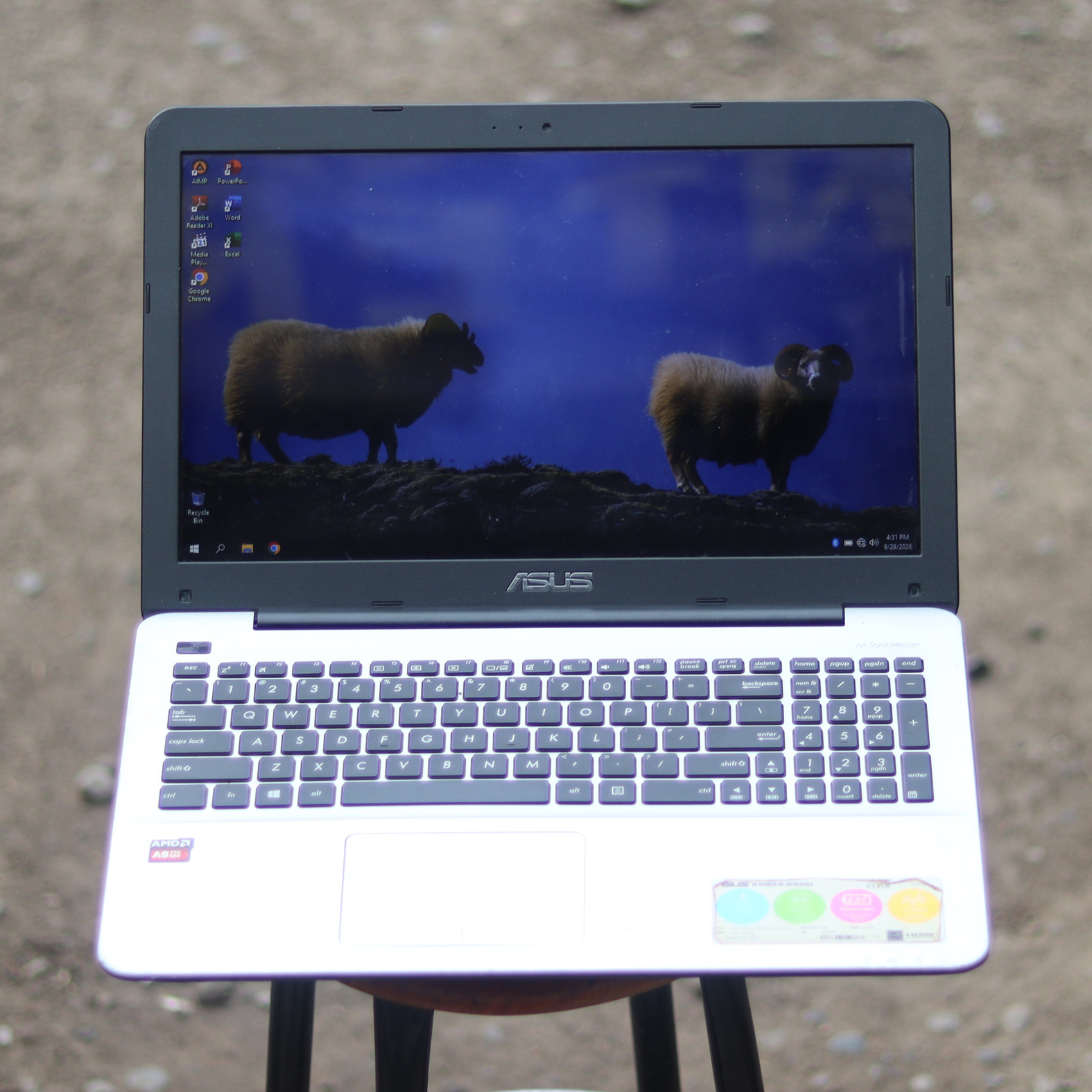 Asus X555BA AMD A9 Gen9 Radeon SSD + HDD - Gambar 2