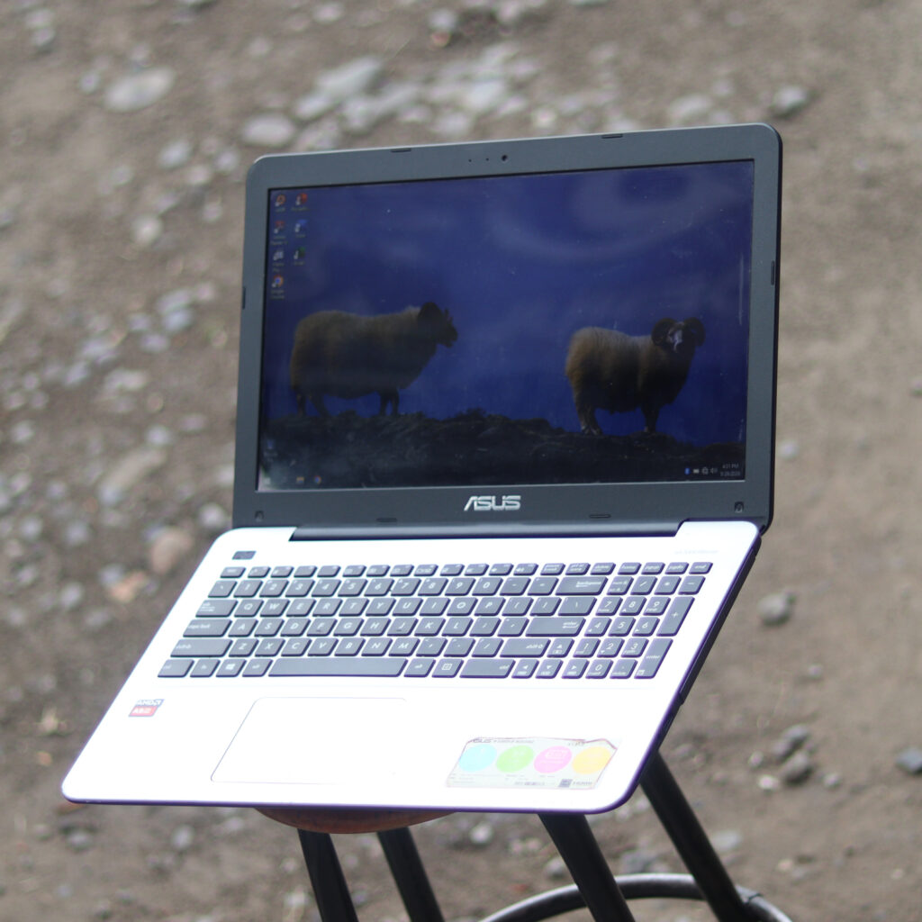 Asus X555BA AMD A9 Gen9 Radeon SSD + HDD