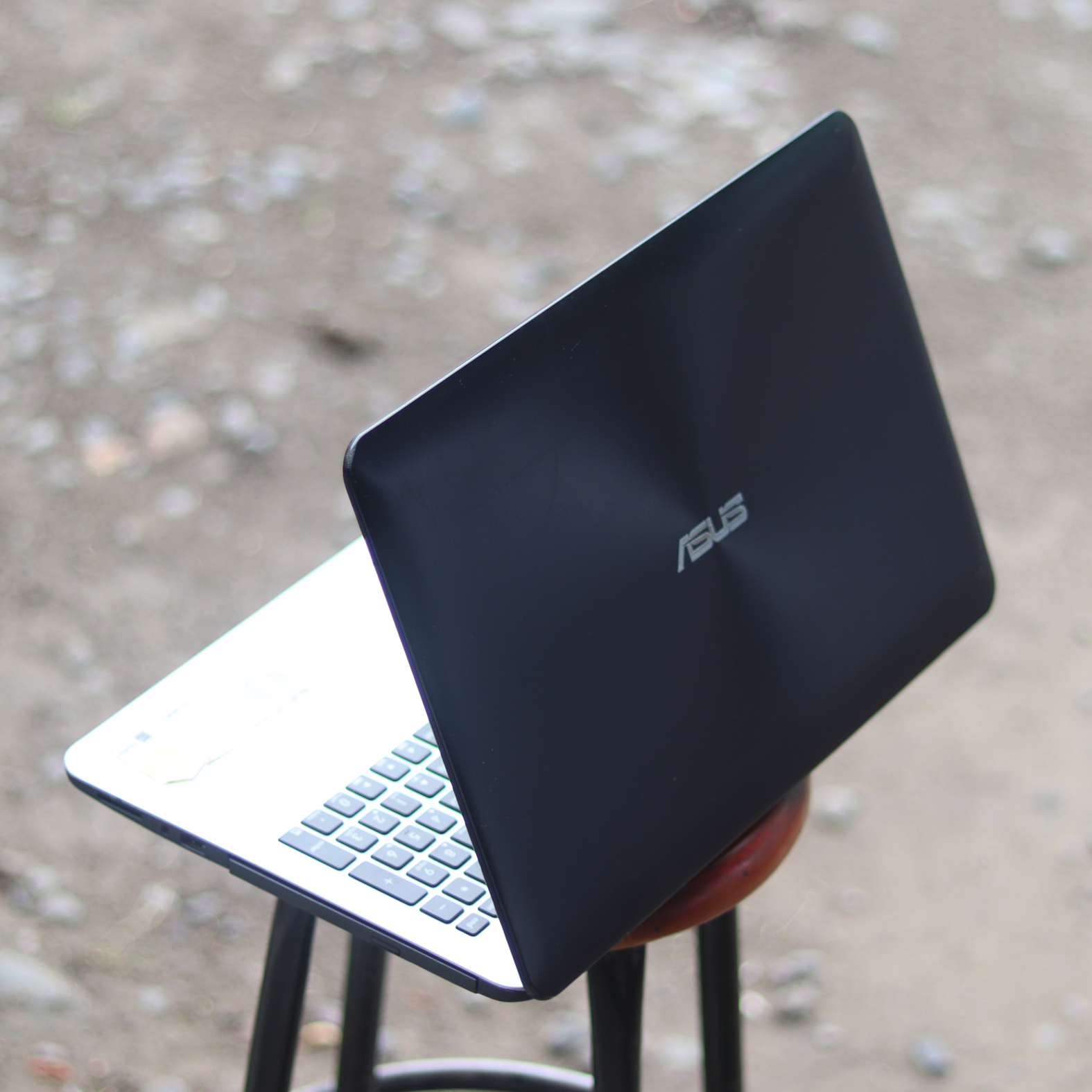Asus X555BA AMD A9 Gen9 Radeon SSD + HDD - Gambar 4