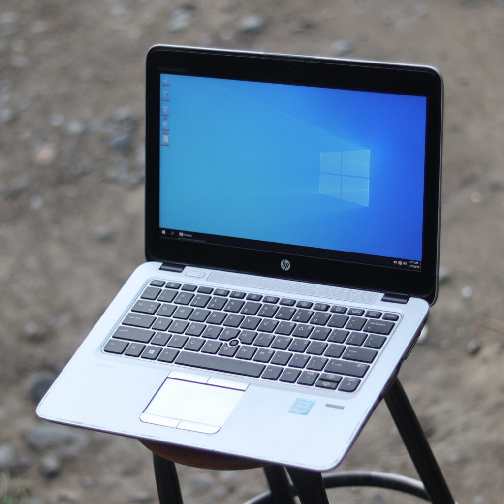 HP Slim Core i5 8GB Windows 11